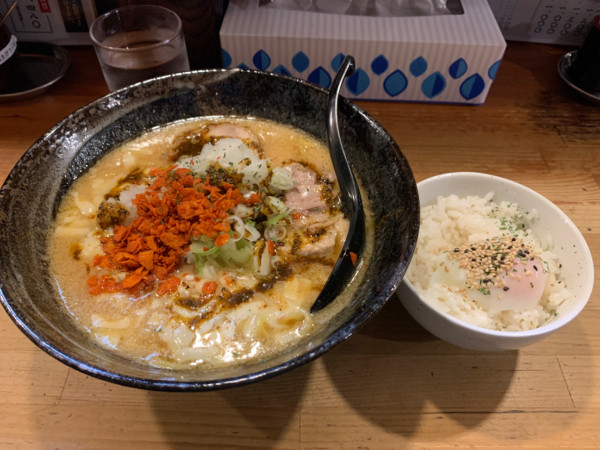 「みそカリーチーズ麺 温玉ライス付き」@獅子王の写真
