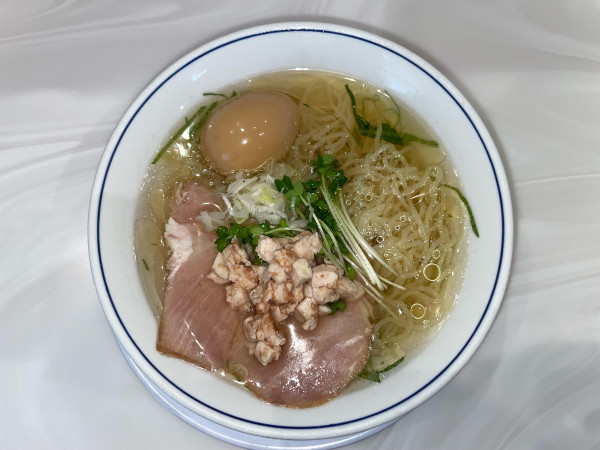 「冷やし塩らーめん(¥1,000) 味玉(¥100)」@らーめん鱗 茨木店の写真