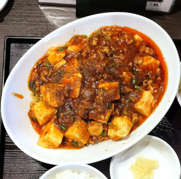 「四川マーボーメンセット 1250円」@中華ダイニング 秀丸の写真