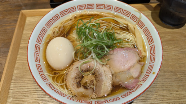 「醤油そば＋味玉」@麺処 明りの写真