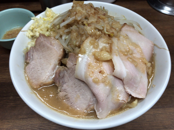 「中肉麺 大(ニンニク、アブラ) 1150円」@極肉麺たいしの写真