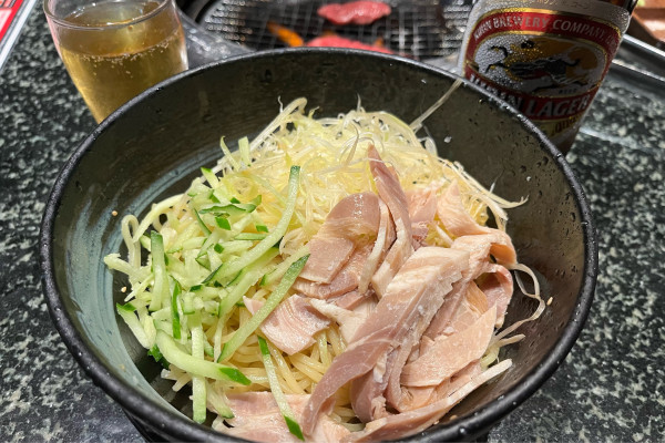 「冷やしネギニンニクまぜそば」@焼肉スエヒロ館 川口前川店の写真