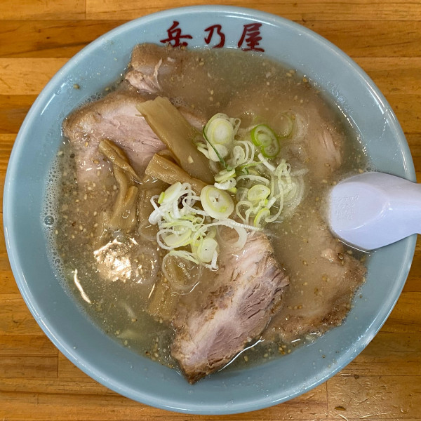 「塩チャーシューメン(半麺)¥1,030」@青竹手打麺 餃子 岳乃屋の写真