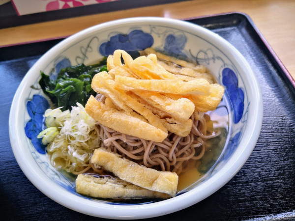 「冷やしきざみそば（500円）」@松の屋の写真