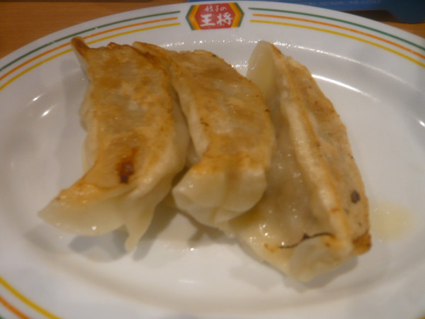 「餃子（ジャストサイズ）」@餃子の王将 新橋駅前店の写真