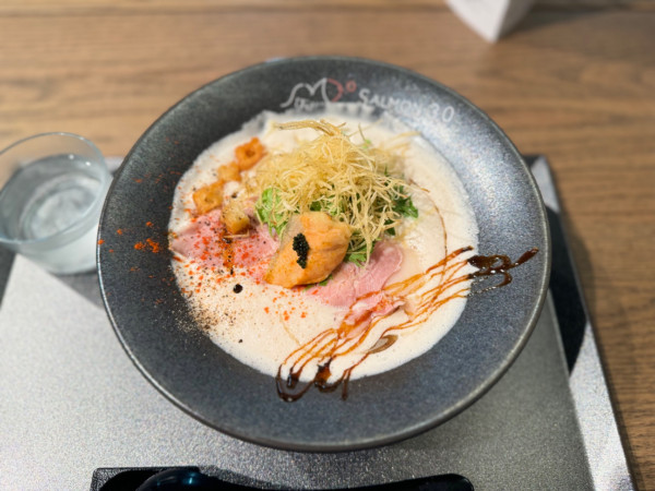 「フレンチサーモン 1100円」@サーモンnoodle3.0 DFJ 渋⾕LAB店の写真