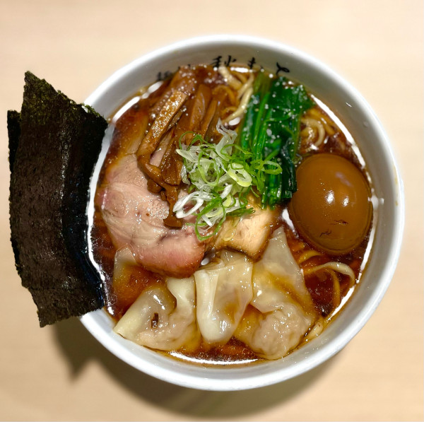 「特製醤油らーめん、麺大盛り」@麺処 秋もとの写真