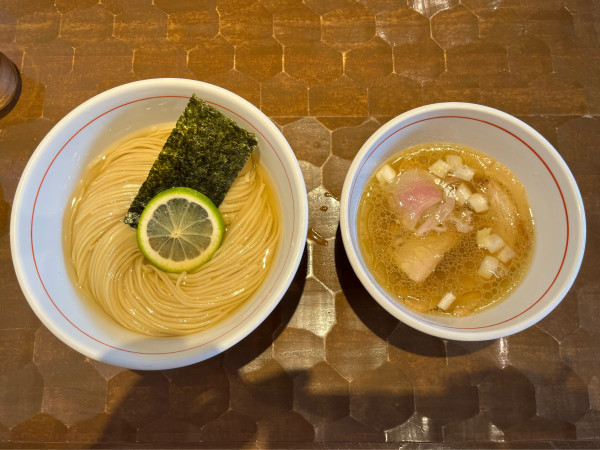 「昆布水つけ蕎麦（塩）」@特級鶏蕎麦 龍介 土浦学園通り店の写真