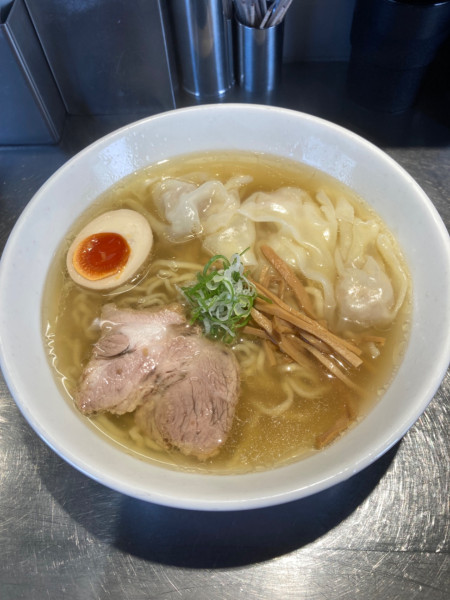「塩ワンタンめん」@自家製麺 らあめん吟の写真