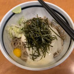 冷やしとろろそば 570円大盛無料