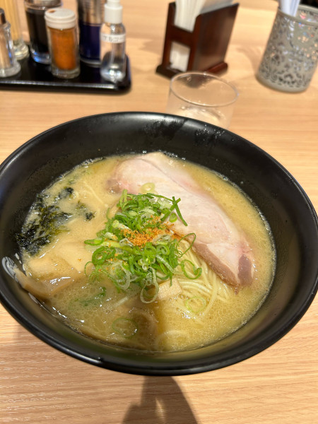 「とろり白湯塩ラーメン」@ひるがお アクアシティお台場店の写真