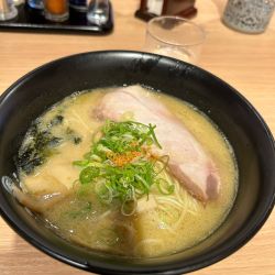 とろり白湯塩ラーメン