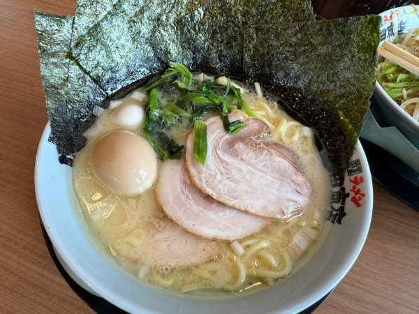 「塩豚骨ラーメンMAX」@町田商店 野田店の写真