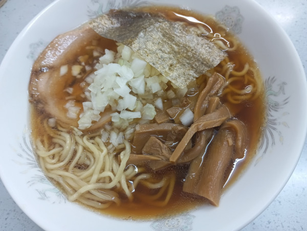 「ラーメン・並《国産そば粉入り中華麺》（￥600）」@丸幸の写真