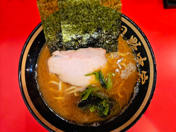「朝ラーメン並」@横濱家系ラーメン 二代目野中家の写真
