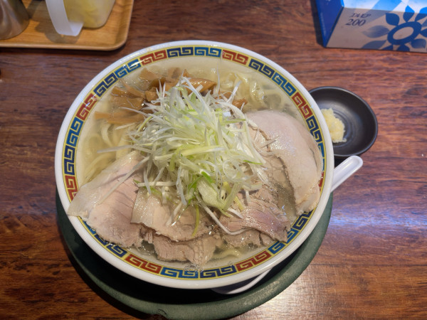 「透きとんこつ中華そば優塩（900円）」@博多とんこつ 天神旗の写真