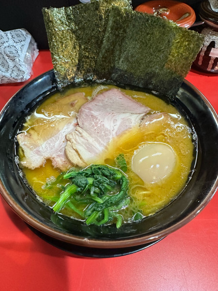 「ラーメン並＋味玉」@家系ラーメン斎藤家 一乗寺店の写真