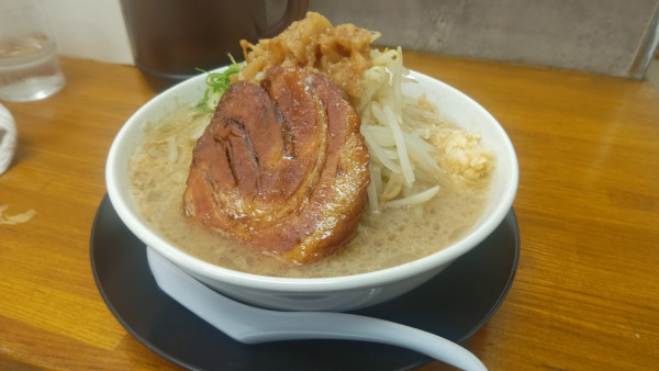 「豚そば950円」@麺たくみの写真