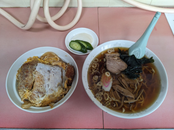 「かつ丼セット　1100円」@かきた食堂の写真