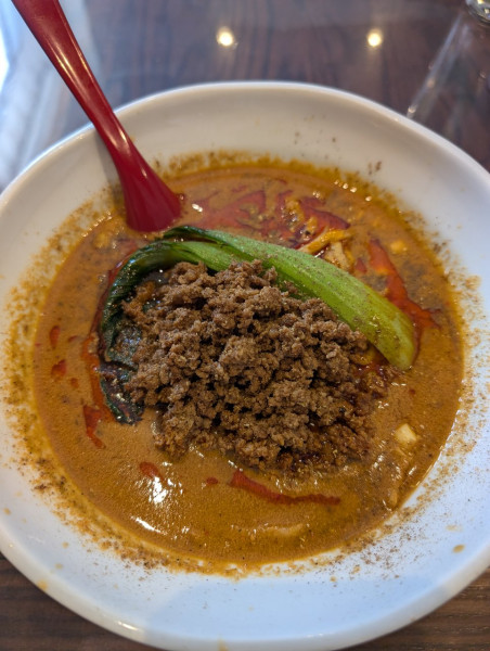 「麻辣湯麺(タンタンメン) 小ライス付き」@五指山の写真