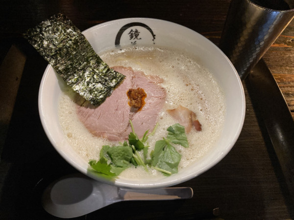 「極鶏白湯らーめん」@らーめん愉悦処 鏡花の写真