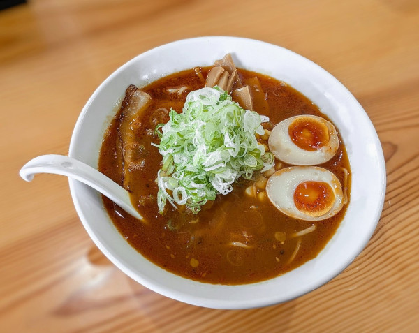 「辛味噌󠄀らーめん」@よなやの写真