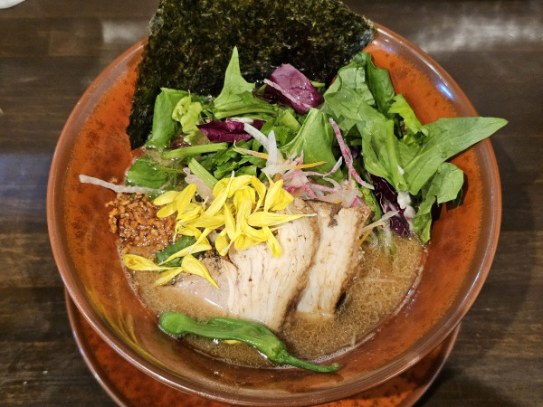 「【限定】豚そば桜家(醤油) 1500円」@noodle LABO 桜守の写真