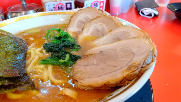 「#煮豚チャーシューメン #麺硬め #1100円 #ライス #食べ」@家系ラーメン 裏大輝家 青物横丁店の写真