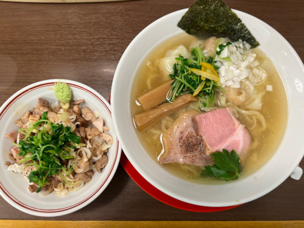 「わんたん麺（塩）950円+刻み焼豚ご飯300円」@中華そば 麦笑 本所吾妻橋店の写真