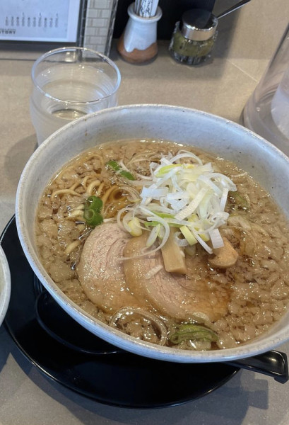 「背脂煮干し中華そば」@NOODLE STUDIO STORYの写真