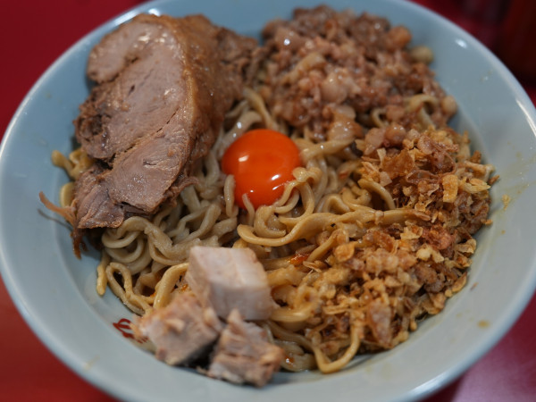 「限定 釜玉 300g＋ちょいアブラ」@ラーメン富士丸 明治通り都電梶原店の写真