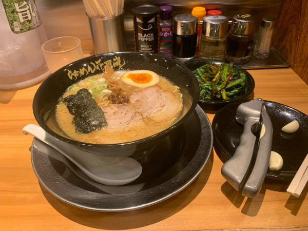 「嵐げんこつらあめん」@らあめん花月嵐 中山駅前店の写真
