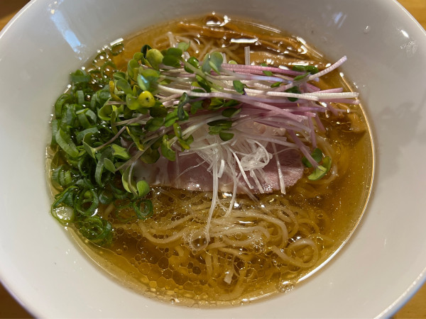 「冷やし塩らぁ麺」@のど黒らぁ麺 永屋の写真