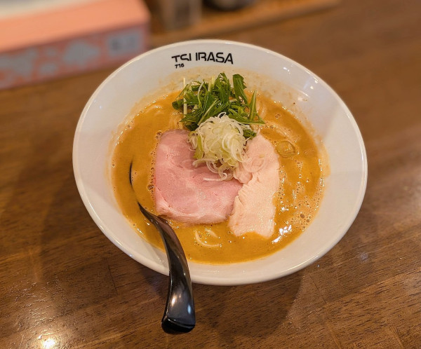 「辛白湯」@ラーメン翼の写真