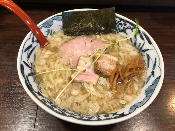 「鯛煮干しセアブラ白醤油そば」@中華そば 東京ぐれっちの写真