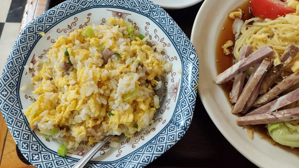 「半チャーハンと冷やし中華セット 1080円」@苗記餃子房の写真