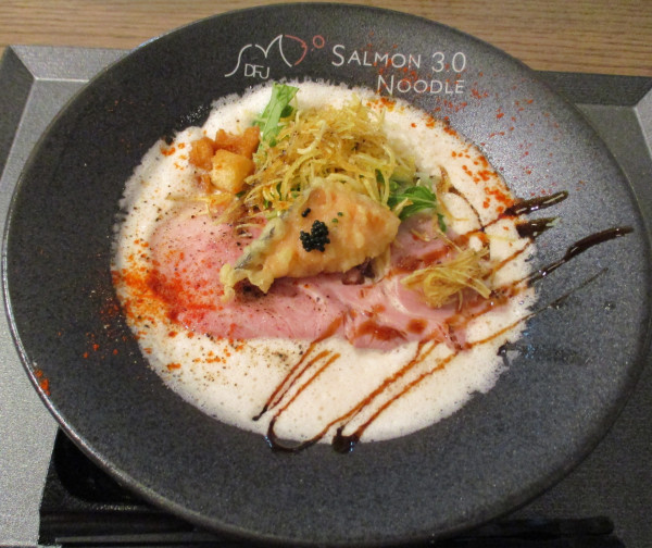 「フレンチサーモン　1100円」@サーモンnoodle3.0 DFJ 渋⾕LAB店の写真