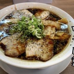 ブラック肉そば¥880