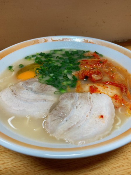 「玉子入りらーめん（キムチ）」@しんちゃんラーメンの写真