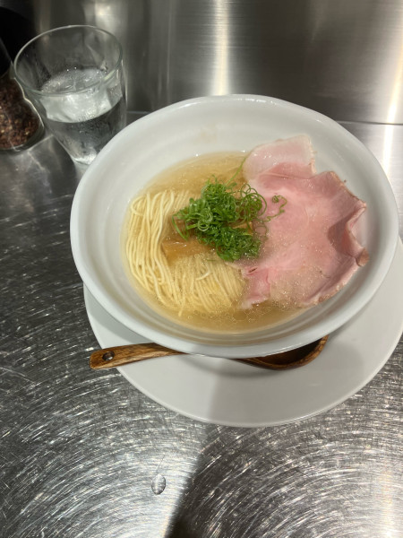 「塩ラーメン波盛」@成城青果の写真