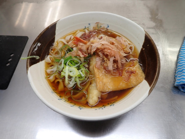 「ワンコインきしめん(500円)」@名代きしめん 住よし JR名古屋駅7・8番ホーム店の写真