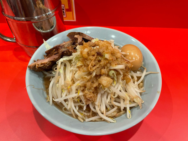 「中ラーメン」@立川マシマシ 金山店の写真