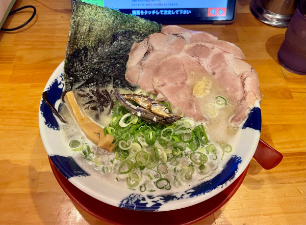 「煮干し豚骨贅沢のせ　1,200円」@一番軒×がブリチキン。 日比野店の写真