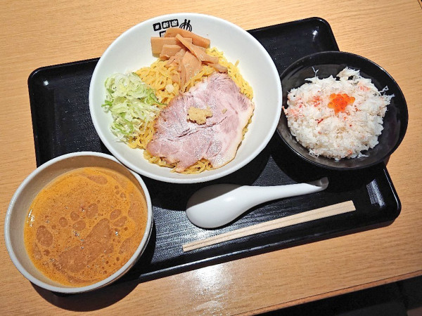 「【マルエス食堂】札幌みそつけ麺・かにめしセット」@#新宿地下ラーメンの写真