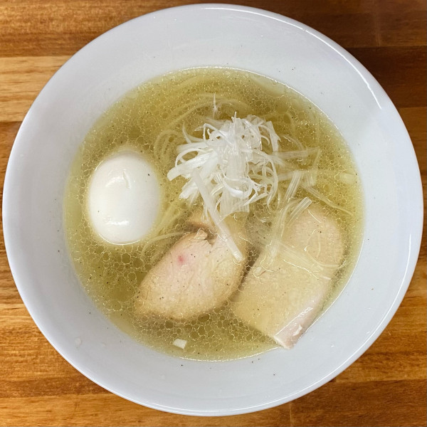 「鶏SOBA 塩+煮卵 ¥1,130」@CHICKSの写真