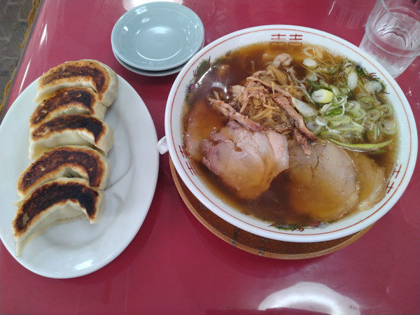 「生姜中華蕎麦¥950-餃子5個¥500-」@和の華の写真