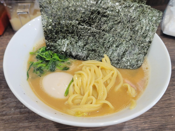 「ラーメン味玉チャーシュー 海苔まし」@オタクが作るラーメンは異世界でも通用するらしい。の写真