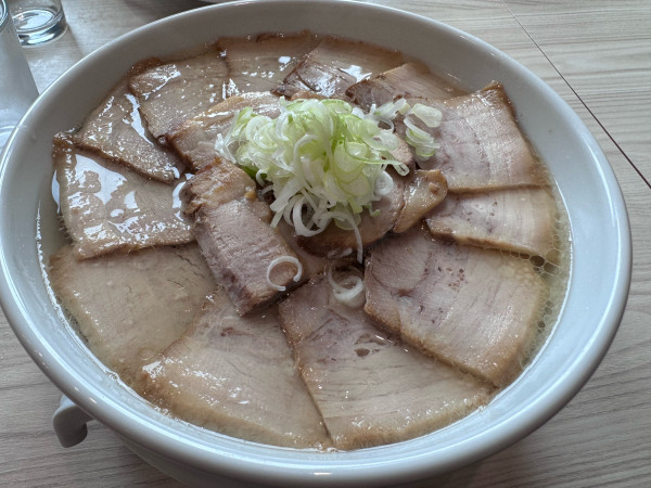 「会津山塩チャーシュー麺 大盛 1450」@うえんで 喜多方店の写真