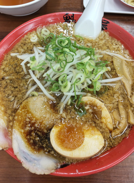 「京都漆黒油味玉ラーメン 1012円」@魁力屋 センター南店の写真