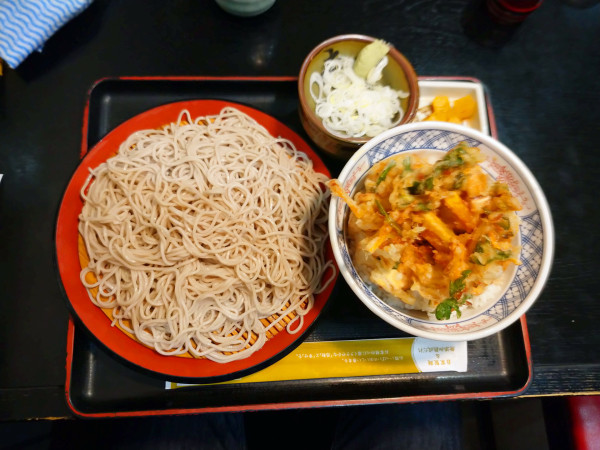 「海鮮入りかき揚げ天丼セット（1,100円くらい）」@味奈登庵 武蔵小杉店の写真